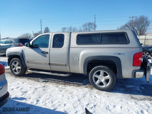 2009 Chevrolet Silverado 1500 LT with VIN 1GCEK29039Z171719, listed as a IAAI auction lot 41358533 with 111,317 mi miles. Bid and sale history available at carsss.com. Image 14.