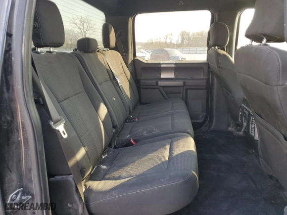 2015 Ford F-150 XLT w/HD Payload Pkg with VIN 1FTFW1EG4FKE41390, listed as a Copart auction lot 52600835 with 264,765 mi miles and Clean Title. Bid and sale history available at carsss.com. Image 10.