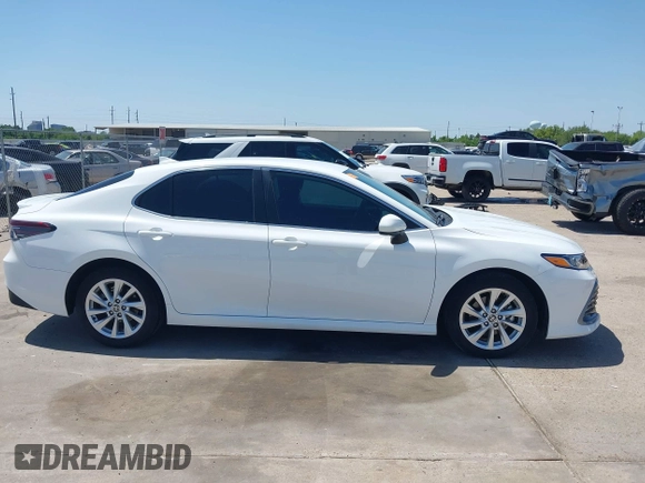 2023 Toyota Camry LE z VIN 4T1C11AKXPU804367, wystawiony jako IAAI lot #42019545 z przebiegiem 23 737 mil mil oraz . Historia ofert i sprzedaży dostępna na DreamBid. Obrazek 13.