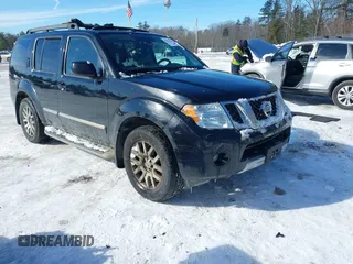2012 Nissan Pathfinder LE z VIN 5N1AR1NB0CC608450, wystawiony jako IAAI lot #41625816 z przebiegiem 209 120 mil mil oraz . Historia ofert i sprzedaży dostępna na DreamBid. Obrazek 1.