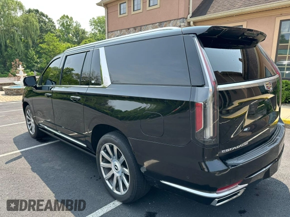 2021 Cadillac Escalade ESV 4WD Premium Luxury Platinum z VIN 1GYS4MKL8MR367932, wystawiony jako Copart lot #60240855 z przebiegiem 182 308 mil mil oraz Czysty tytuł • Clean title. Historia ofert i sprzedaży dostępna na DreamBid. Obrazek 2.