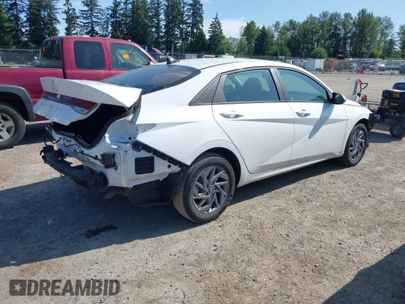2024 Hyundai Elantra SEL with VIN KMHLM4DG4RU694158, listed as a IAAI auction lot 42451607 with 6,471 mi miles and . Bid and sale history available at DreamBid. Image 4.