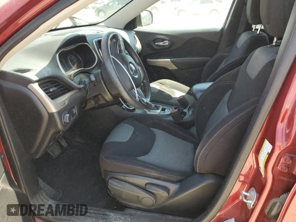 2017 Jeep Cherokee Sport z VIN 1C4PJMAB3HW601351, wystawiony jako Copart lot #60894095 z przebiegiem 125 458 mil mil oraz Szkoda całkowita • Salvage title. Historia ofert i sprzedaży dostępna na DreamBid. Obrazek 7.