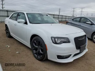 2022 Chrysler 300 Touring L with VIN 2C3CCADGXNH184954, listed as a Copart auction lot 84247384 with 27,297 mi miles and Salvage Title. Bid and sale history available at carsss.com. Image 4.