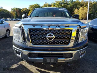 2017 Nissan Titan XD SV with VIN 1N6BA1F42HN555792, listed as a Copart auction lot 76754824 with 121,471 mi miles and Clean Title. Bid and sale history available at carsss.com. Image 5.