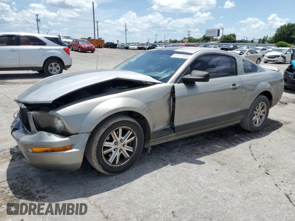 2008 Ford Mustang Deluxe with VIN 1ZVHT80N985139981, listed as a Copart auction lot 62411995 with 235,999 mi miles and Salvage title. Bid and sale history available at DreamBid. Image 1.