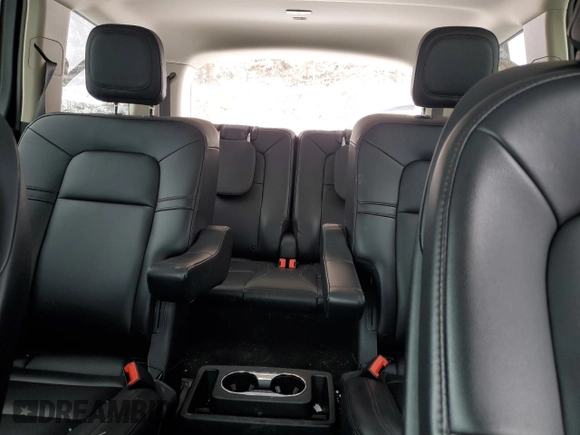 2023 Lincoln Aviator Standard z VIN 5LM5J6XC8PGL23972, wystawiony jako Copart lot #43996485 z przebiegiem 9 445 mil mil oraz Szkoda całkowita • Salvage title. Historia ofert i sprzedaży dostępna na DreamBid. Obrazek 10.