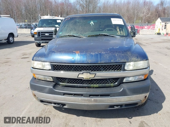 2002 Chevrolet Silverado 2500HD LS with VIN 1GCHK23U52F128404, listed as a IAAI auction lot 42079138 with 153,613 mi miles. Bid and sale history available at carsss.com. Image 6.