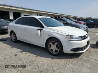 2013 Volkswagen Jetta SE with VIN 3VWDP7AJ4DM351667, listed as a Copart auction lot 54541425 with 185,854 mi miles and Salvage title. Bid and sale history available at DreamBid. Image 4.