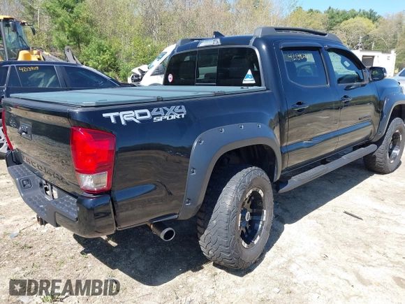 2017 Toyota Tacoma SR5 z VIN 3TMCZ5AN1HM062459, wystawiony jako IAAI lot #42138261 z przebiegiem 75 474 mil mil oraz . Historia ofert i sprzedaży dostępna na DreamBid. Obrazek 4.