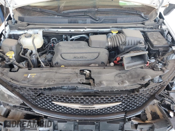 2022 Chrysler Voyager LX z VIN 2C4RC1CG6NR212220, wystawiony jako Copart lot #76339664 z przebiegiem 35 986 mil mil oraz Szkoda całkowita • Salvage title. Historia ofert i sprzedaży dostępna na DreamBid. Obrazek 12.