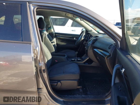 2012 Kia Sorento LX with VIN 5XYKTCA65CG240826, listed as a IAAI auction lot 41258709 with 1 mi miles. Bid and sale history available at carsss.com. Image 5.
