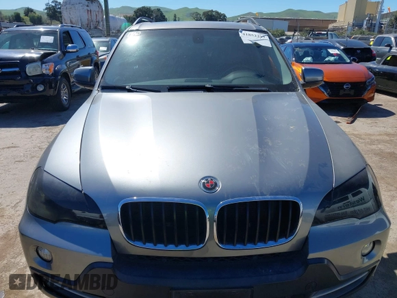 2008 BMW X5 3.0si with VIN 5UXFE43598L022453, listed as a IAAI auction lot 41852297 with 185,528 mi miles. Bid and sale history available at carsss.com. Image 6.