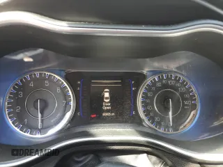 2015 Chrysler 200 Limited z VIN 1C3CCCAB4FN722433, wystawiony jako Copart lot #56233825 z przebiegiem 92 925 mil mil oraz Szkoda całkowita • Salvage title. Historia ofert i sprzedaży dostępna na DreamBid. Obrazek 9.