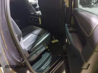 2023 Ford Expedition Max XLT с VIN 1FMJK1J89PEA60330, выставлен на аукционе IAAI как лот 41381868 с пробегом 37 240 миль миль и . История ставок и продаж доступна на DreamBid. Изображение 8.