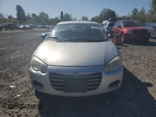 2004 Chrysler Sebring LX z VIN 1C3EL46X44N100916, wystawiony jako Copart lot #52976785 z przebiegiem 104 479 mil mil oraz Szkoda całkowita • Salvage title. Historia ofert i sprzedaży dostępna na DreamBid. Obrazek 5.