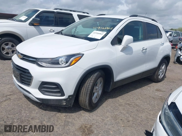 2019 Chevrolet Trax LT with VIN KL7CJLSB0KB957002, listed as a IAAI auction lot 41956062 with 27,928 mi miles and . Bid and sale history available at carsss.com. Image 2.