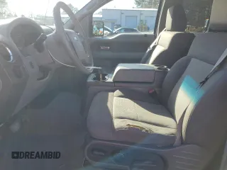 2005 Ford F-150 XLT z VIN 1FTPX04515KE58657, wystawiony jako Copart lot #45487545 z przebiegiem 220 464 mil mil oraz Czysty tytuł • Clean title. Historia ofert i sprzedaży dostępna na DreamBid. Obrazek 7.