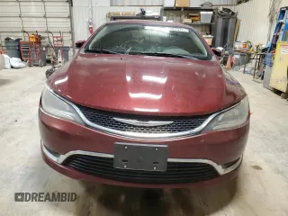 2015 Chrysler 200 Limited z VIN 1C3CCCABXFN670791, wystawiony jako Copart lot #55678725 z przebiegiem 148 988 mil mil oraz Szkody całkowita. Historia ofert i sprzedaży dostępna na DreamBid. Obrazek 5.
