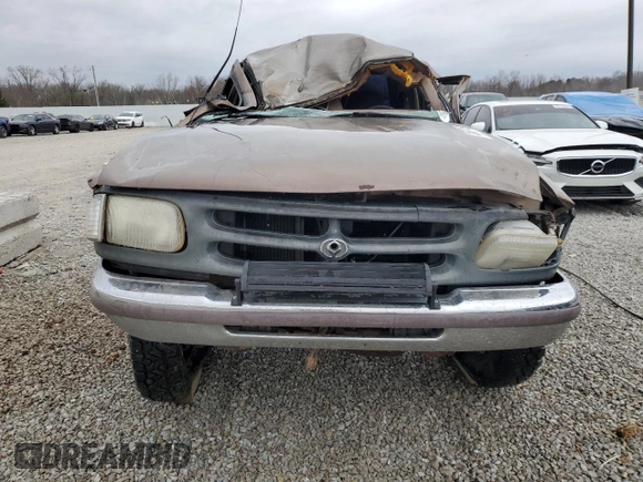 1994 Mazda B-Series Truck LE z VIN 4F4DR17X8RTM16476, wystawiony jako Copart lot #49500745 z przebiegiem 150 457 mil mil oraz Nie do naprawy • Non repairable. Historia ofert i sprzedaży dostępna na DreamBid. Obrazek 5.