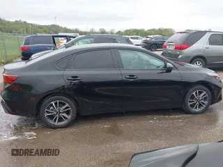 2022 Kia Forte LXS z VIN 3KPF24AD4NE450309, wystawiony jako IAAI lot #42066381 z przebiegiem 43 314 mil mil oraz . Historia ofert i sprzedaży dostępna na DreamBid. Obrazek 13.