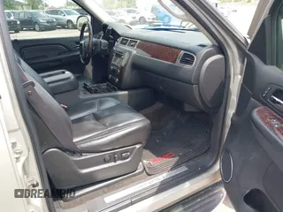 2009 GMC Yukon Denali z VIN 1GKFK03259R190845, wystawiony jako IAAI lot #42427026 z przebiegiem 136 713 mil mil oraz . Historia ofert i sprzedaży dostępna na DreamBid. Obrazek 5.