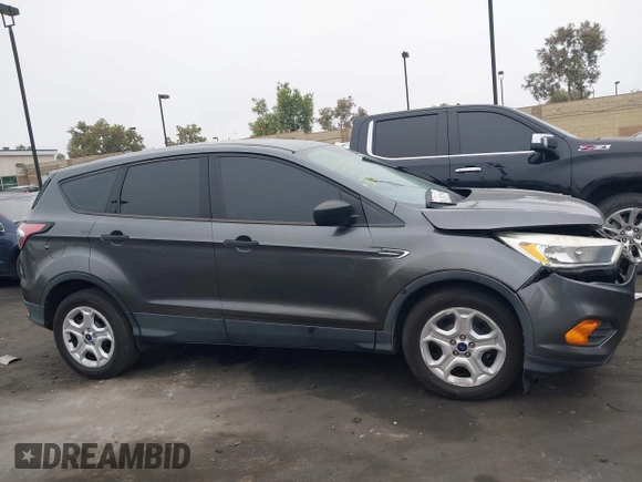 2017 Ford Escape S с VIN 1FMCU0F73HUB68303, выставлен на аукционе IAAI как лот 42432963 с пробегом 110 511 миль миль и . История ставок и продаж доступна на DreamBid. Изображение 13.