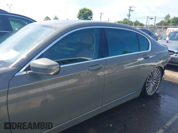 2020 BMW 7 Series 740i xDrive with VIN WBA7T4C04LGF97187, listed as a IAAI auction lot 42505343 with 70,709 mi miles and . Bid and sale history available at DreamBid. Image 15.