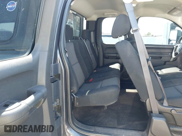 2010 Chevrolet Silverado 1500 LS with VIN 1GCSKREAXAZ137064, listed as a IAAI auction lot 42024758 with 125,401 mi miles and . Bid and sale history available at DreamBid. Image 8.