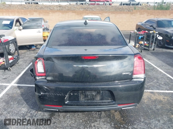 2018 Chrysler 300 with VIN 2C3CCABGXJH239934, listed as a IAAI auction lot 41517944 with 140,699 mi miles. Bid and sale history available at carsss.com. Image 16.