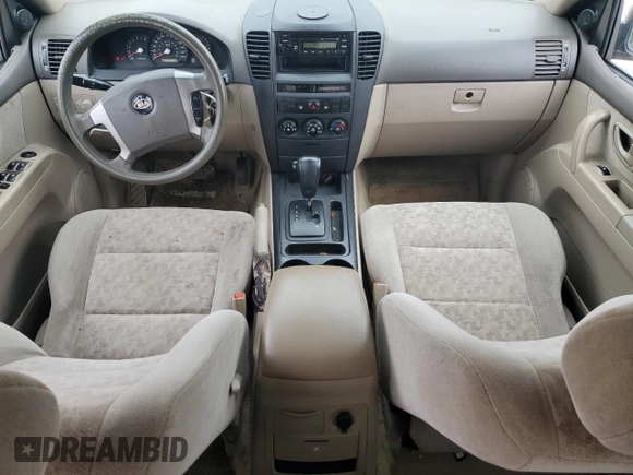 2006 Kia Sorento LX z VIN KNDJD733565613976, wystawiony jako Copart lot #54896005 z przebiegiem 140 198 mil mil oraz Szkoda całkowita • Salvage title. Historia ofert i sprzedaży dostępna na DreamBid. Obrazek 8.