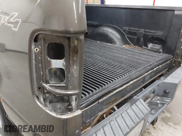 2008 Ford F-150 XLT with VIN 1FTPX14VX8KE23271, listed as a IAAI auction lot 41414622 with 160,040 mi miles. Bid and sale history available at carsss.com. Image 15.
