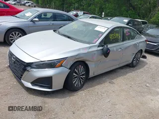 2024 Nissan Altima SV z VIN 1N4BL4DV9RN376831, wystawiony jako IAAI lot #42267436 z przebiegiem 24 996 mil mil oraz . Historia ofert i sprzedaży dostępna na DreamBid. Obrazek 2.