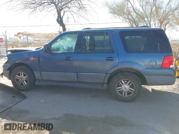 2004 Ford Expedition XLT with VIN 1FMPU16W24LB15591, listed as a IAAI auction lot 41765842 with 188,200 mi miles. Bid and sale history available at carsss.com. Image 14.