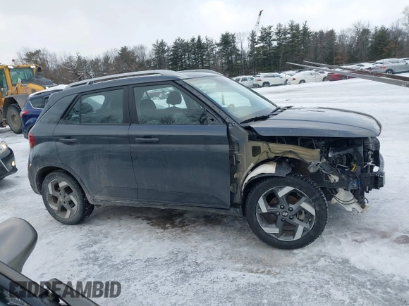 2024 Hyundai Venue SEL z VIN KMHRC8A39RU317444, wystawiony jako IAAI lot #41596048 z przebiegiem 8 619 mil mil oraz . Historia ofert i sprzedaży dostępna na DreamBid. Obrazek 13.