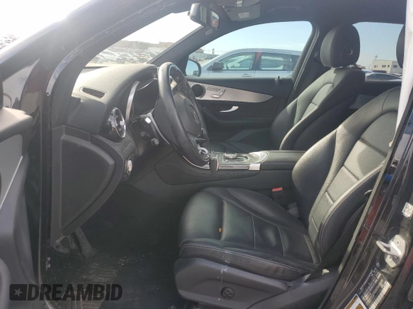 2019 Mercedes-Benz GLC 300 with VIN WDC0G4JB0KV171740, listed as a Copart auction lot 43021115 with 33,764 mi miles and Clean title. Bid and sale history available at DreamBid. Image 7.