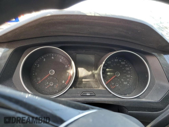 2018 Volkswagen Tiguan S z VIN 3VV1B7AX6JM147216, wystawiony jako Copart lot #52449345 z przebiegiem Nie podano mil oraz Szkoda całkowita • Salvage title. Historia ofert i sprzedaży dostępna na DreamBid. Obrazek 9.