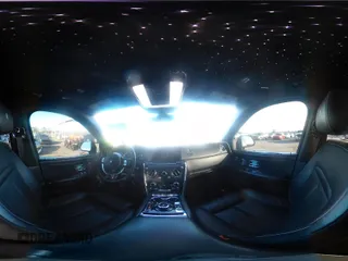 2021 Rolls-Royce Cullinan z VIN SLATV4C0XMU208037, wystawiony jako IAAI lot #41402539 z przebiegiem 27 057 mil mil oraz . Historia ofert i sprzedaży dostępna na DreamBid. Obrazek 19.