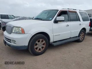 2006 Lincoln Navigator Luxury z VIN 5LMFU27576LJ27131, wystawiony jako IAAI lot #41927620 z przebiegiem 126 423 mil mil oraz . Historia ofert i sprzedaży dostępna na DreamBid. Obrazek 2.