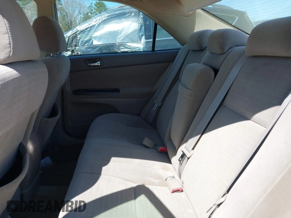 2006 Toyota Camry LE z VIN 4T1BF32K76U631283, wystawiony jako IAAI lot #41828021 z przebiegiem 332 063 mil mil oraz . Historia ofert i sprzedaży dostępna na DreamBid. Obrazek 8.