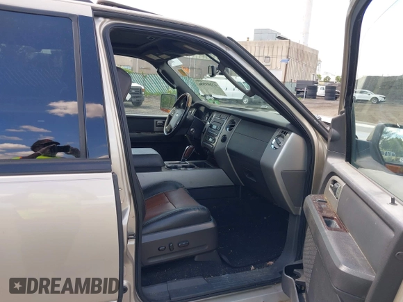 2007 Ford Expedition Limited z VIN 1FMFU19537LA80210, wystawiony jako IAAI lot #42205586 z przebiegiem 228 989 mil mil oraz . Historia ofert i sprzedaży dostępna na DreamBid. Obrazek 5.