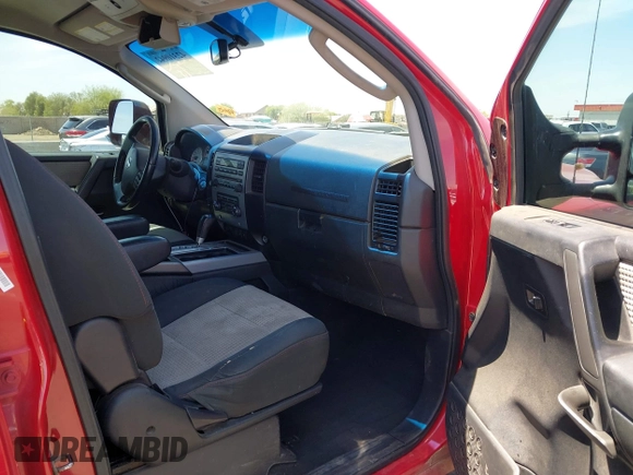 2011 Nissan Titan Pro-4X z VIN 1N6BA0ECXBN317554, wystawiony jako IAAI lot #42310942 z przebiegiem 152 264 mil mil oraz . Historia ofert i sprzedaży dostępna na DreamBid. Obrazek 5.