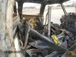 2002 Chevrolet Silverado 1500HD LT z VIN 1GCGK13U02F246396, wystawiony jako Copart lot #85023234 z przebiegiem Nie podano mil oraz Szkoda całkowita • Salvage title. Historia ofert i sprzedaży dostępna na DreamBid. Obrazek 10.