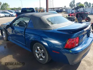 2000 Ford Mustang with VIN 1FAFP4444YF122174, listed as a IAAI auction lot 42185521 with 133,255 mi miles and . Bid and sale history available at DreamBid. Image 3.