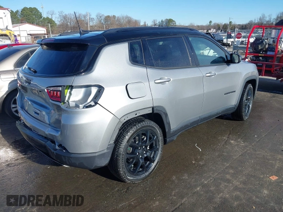 2022 Jeep Compass Latitude with VIN 3C4NJCBB9NT187946, listed as a IAAI auction lot 41675926 with 25,506 mi miles and . Bid and sale history available at carsss.com. Image 4.