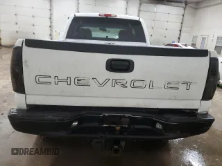 2005 Chevrolet Silverado 1500 with VIN 1GCEK19V55E207854, listed as a Copart auction lot 45152015 with 283,106 mi miles and Clean Title. Bid and sale history available at DreamBid. Image 6.
