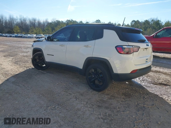 2018 Jeep Compass Latitude with VIN 3C4NJCBB3JT407916, listed as a IAAI auction lot 41333657 with 84,929 mi miles. Bid and sale history available at carsss.com. Image 3.