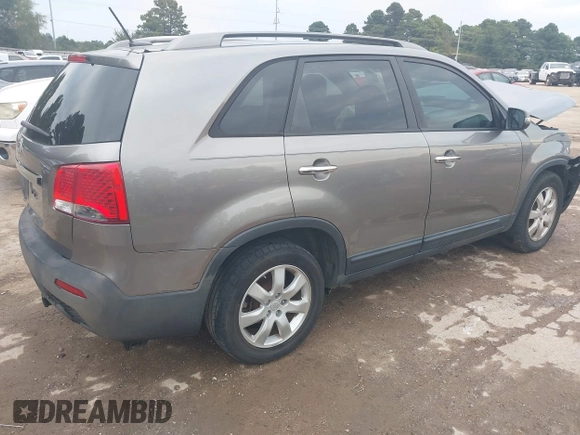 2011 Kia Sorento LX with VIN 5XYKT4A22BG149224, listed as a IAAI auction lot 40252333 with 183,619 mi miles. Bid and sale history available at carsss.com. Image 4.
