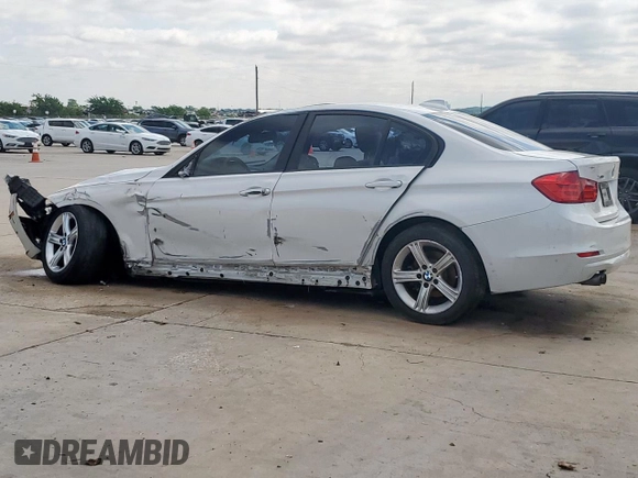 2013 BMW 3 Series 328i xDrive z VIN WBA3B3C56DJ811038, wystawiony jako Copart lot #55895825 z przebiegiem 111 090 mil mil oraz Czysty tytuł • Clean title. Historia ofert i sprzedaży dostępna na DreamBid. Obrazek 2.