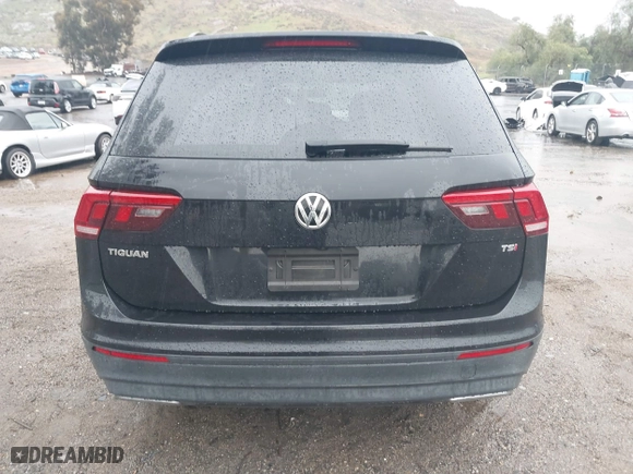 2018 Volkswagen Tiguan S with VIN 3VV1B7AX0JM101932, listed as a IAAI auction lot 41725112 with 143,780 mi miles. Bid and sale history available at carsss.com. Image 16.